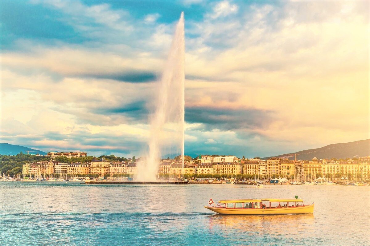 Знаменитый Женевский фонтан Jet d'Eau