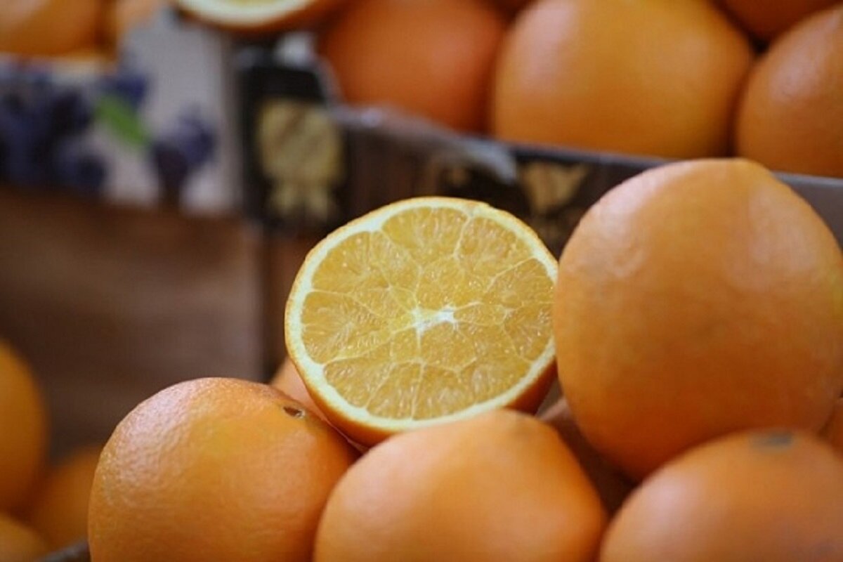 Употребление апельсинов. Что полезного в апельсинах. Чем полезен апельсин. Три цитруса.