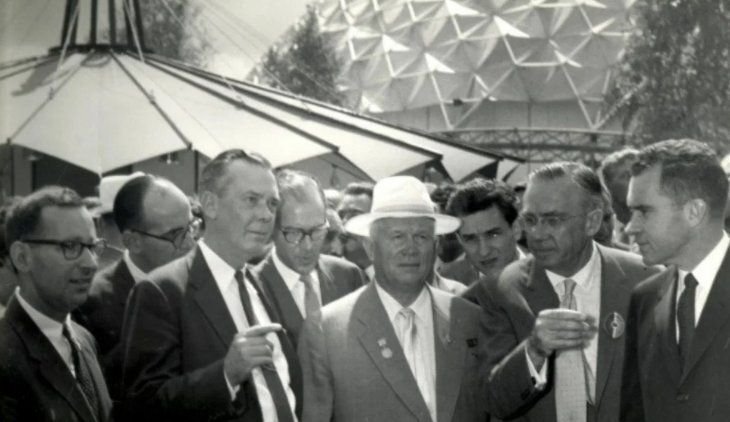      Н. Хрущев в Америке