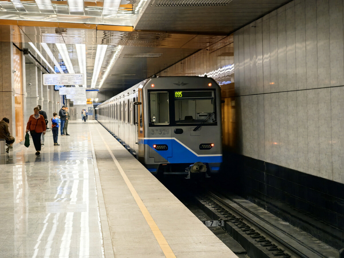 парад поездов метро