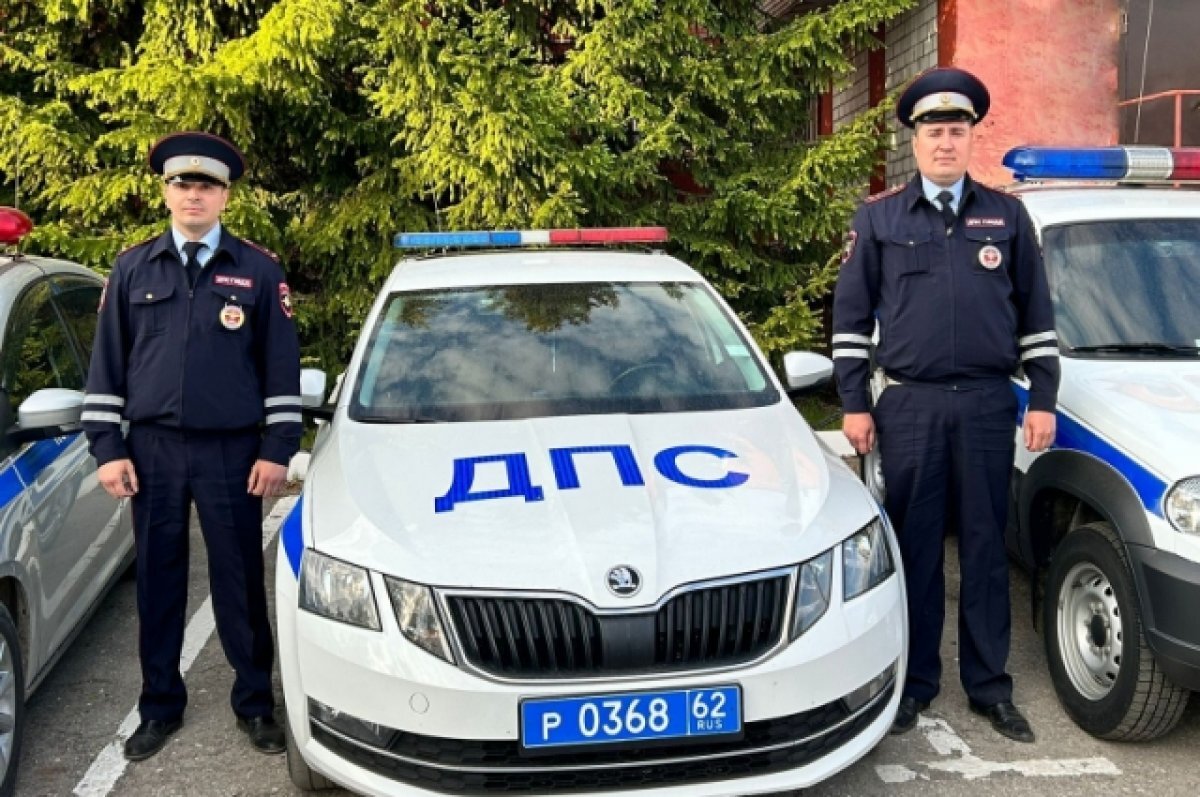    В Рязанском районе сотрудники ДПС доставили в больницу беременную женщину