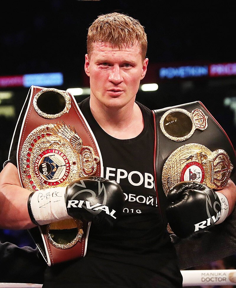 Александр ПовЕткин – российский профессиональный боксер, выступавший в тяжелой весовой категории.