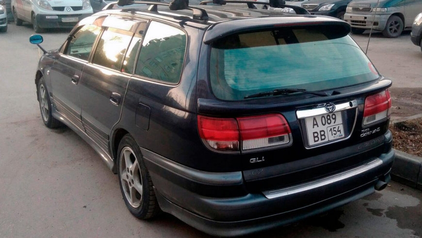     "Квадратные" номера устанавливаются только сзади, на предназначенных для такого размера площадках