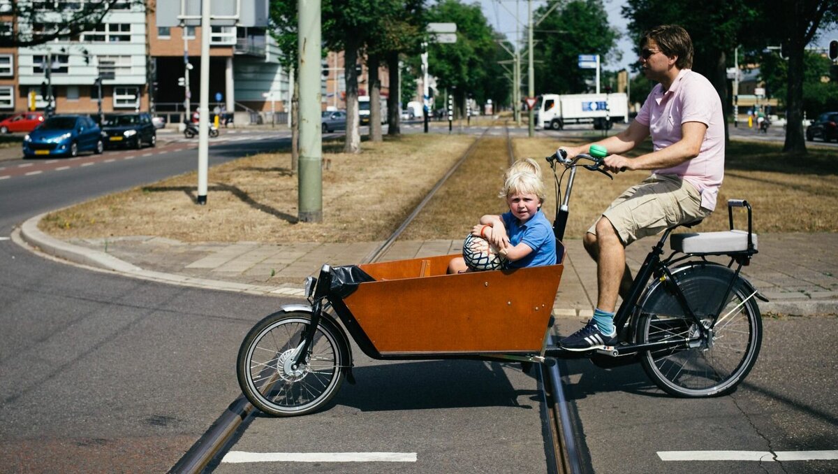     Власти Ростова планируют оборудовать велодорожки на улице Береговой, об этом сообщили на портале городской администрации.