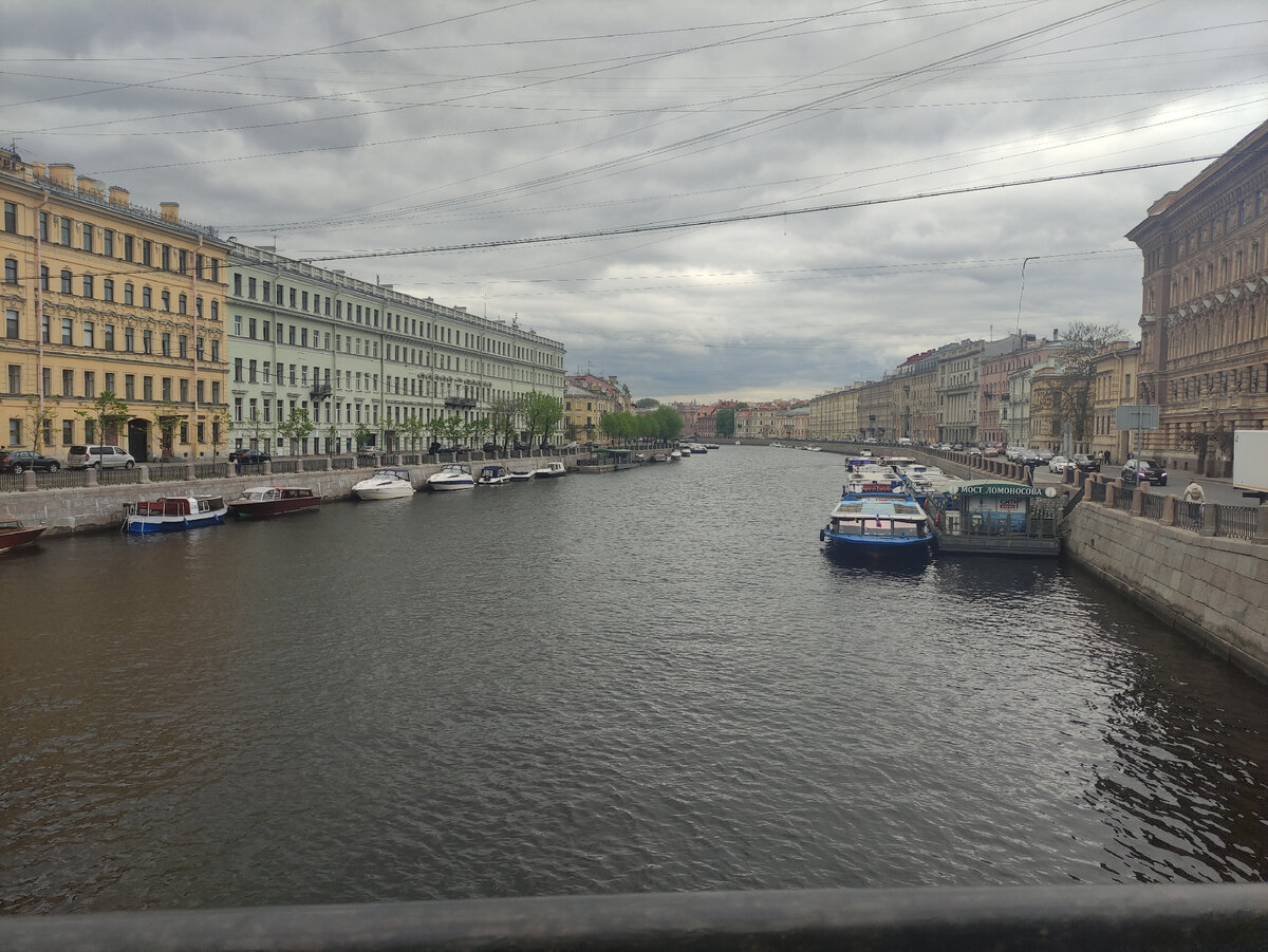 Если хочется покататься, то модно подойти к такому причалу и узнать расписание.