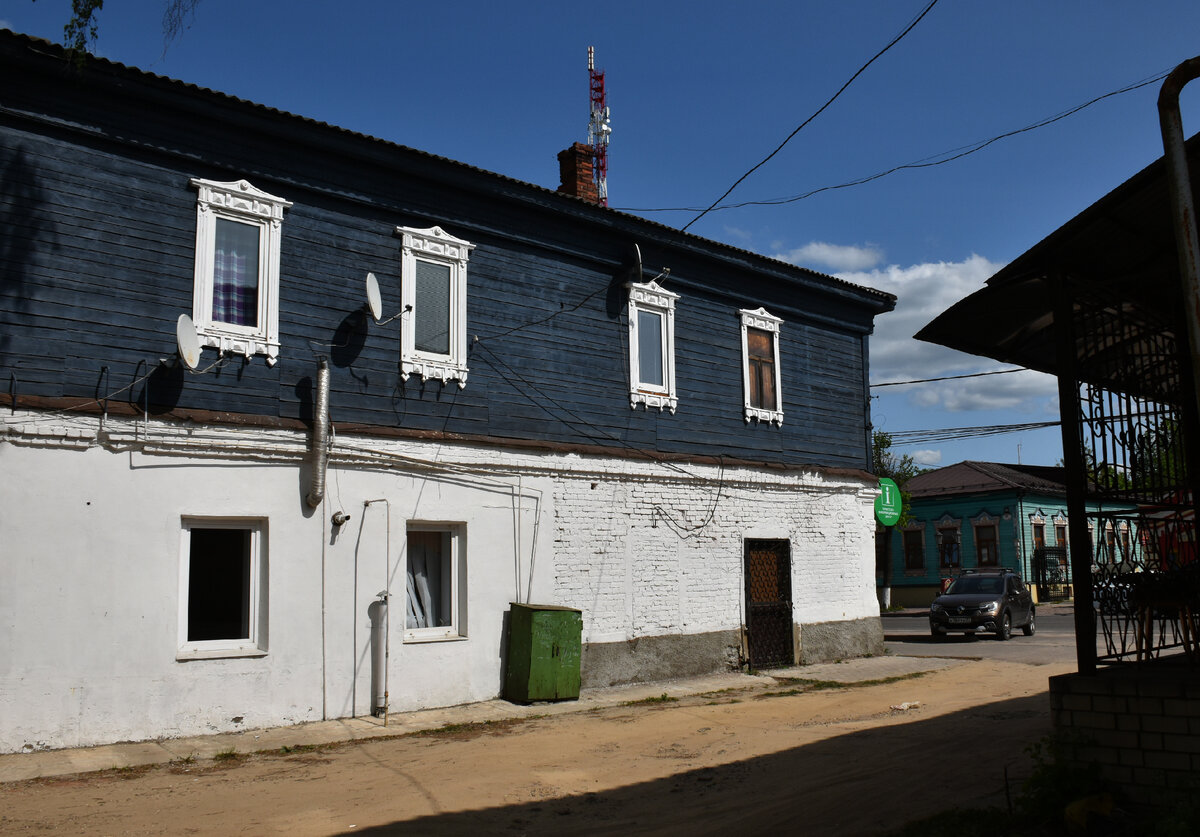 Выход со двора