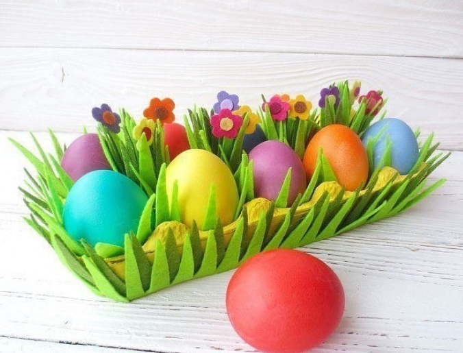 Простая и красивая пасхальная композиция из яиц