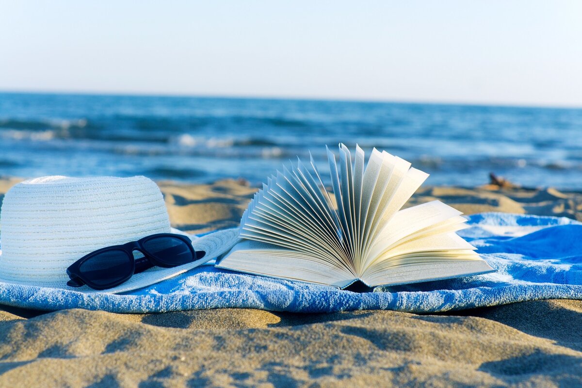 Книга на море