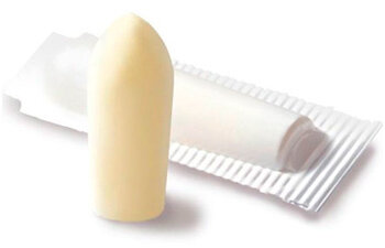 В одном детском суппозитории 1,24 грамма глицерина, во взрослом — 2,11 грамма. Рекомендуется в инструкции для грудных детей и детей 2-3 лет использовать половину детской свечи, детям возрастом 4-5 лет один целый суппозиторий, а детям старше 6 лет следует использовать 2 детских или один взрослый суппозитории. Вводят препарат по одному в сутки через 20-30 минут после утреннего приема пищи. Желаемый результат достигается спустя 20-30 минут после применения.