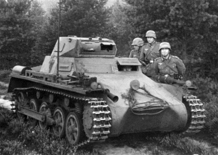 Pz 1, создавался по принципу "лучше чем ничего"
