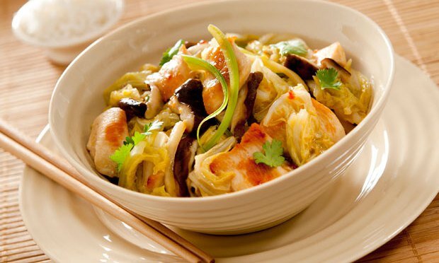 Чоп-суэй это блюдо американо-китайской кухни, состоящее из мяса, яиц и овощей, в переводе означающее «китайское рагу». Не смотря на то, что блюдо и так относится к американо-китайской кухне, у него есть еще более американская вариация, которая называется American Chop Suey, то есть Американское Китайское Рагу. 