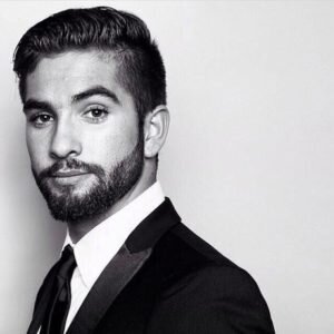 Такую стрижку сейчас обожают голливудские актеры, отсюда и новое название. Представленный тип бороды и усов представляет собой растительность, которая располагается вокруг рта и края нижней челюсти. Оставшиеся зоны сбривают.