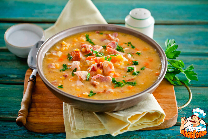 суп гороховый. суп гороховый. горох для супа. гороховая похлебка. суп с копченостями и горохом.