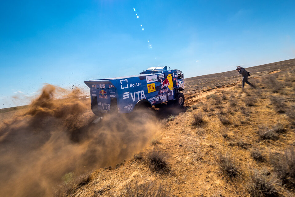 На трассе Дмитрий Сотников и его Kamaz 43509