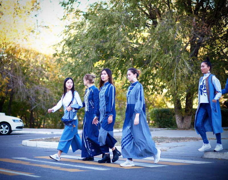 Стилизованные Калмыцкие Платья Современные фото 12