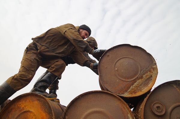 Источник: https://www.ks-yanao.ru/obshchestvo/rabotat-do-posledney-bochki-dobrovoltsy-rasskazyvayut-pro-uborku-na-ostrove-vilkitskogo.html