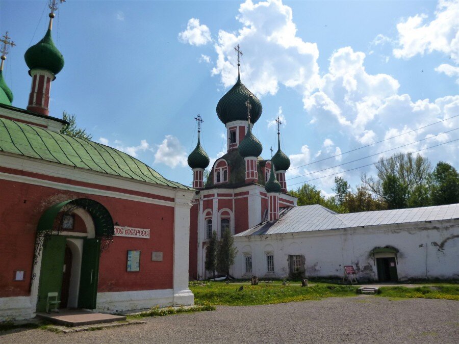  1. Владимирский кафедральный собор.