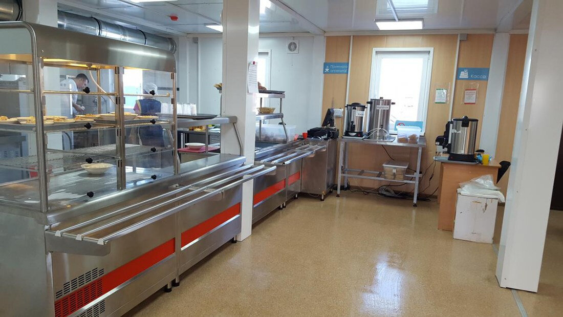 а вообще столовые выглядят примерно так.