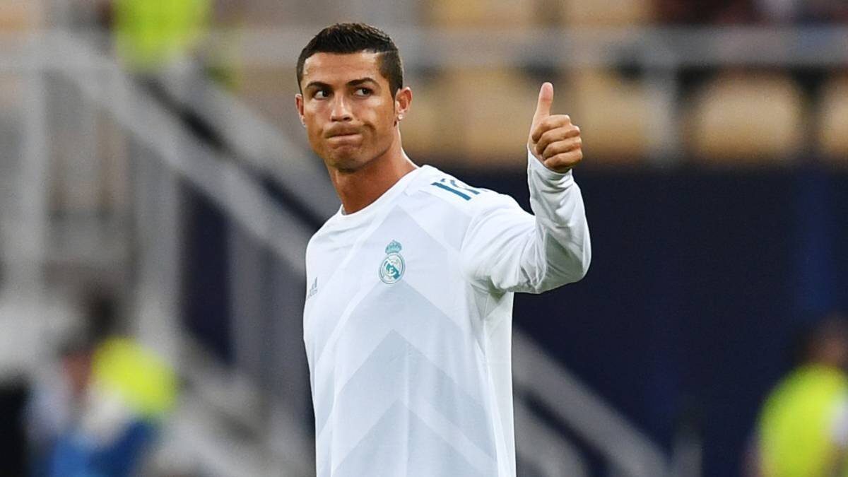 CR7 [https://as01.epimg.net/futbol/imagenes/2017/08/08/primera/1502213925_774974_1502215553_noticia_normal.jpg]