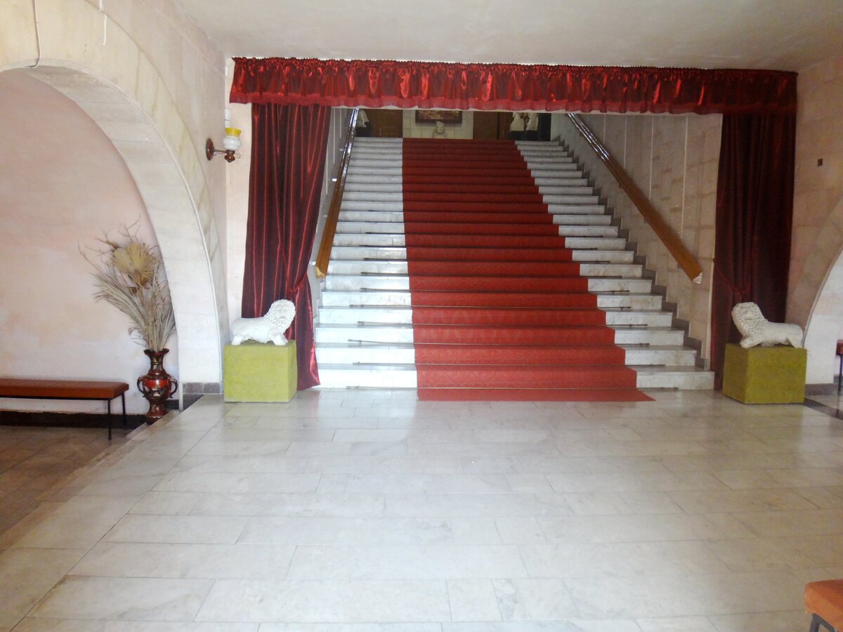 В картинной галерее