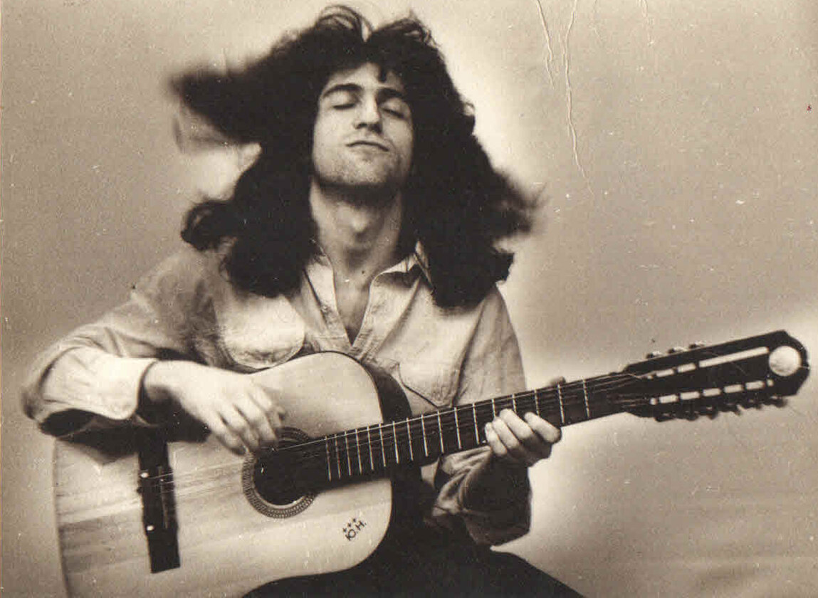 Продажа календариков с Юрием Наумовым неплохо пополнила бюджет челябинского рок-клуба