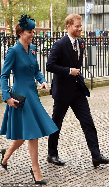 Редкий выход: Счастливые Кейт и Гарри вышли вместе в Лондоне