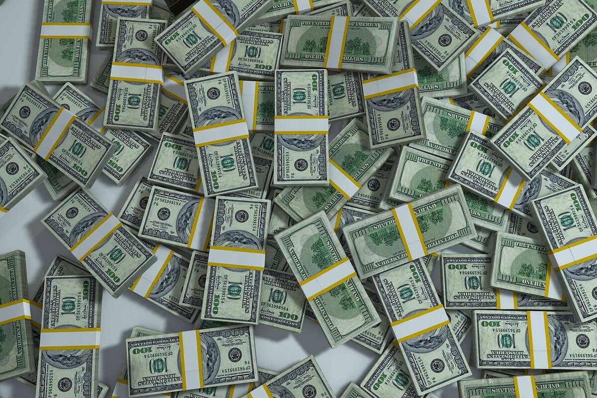 По совету тренеров финансового интеллекта, таки отложил 10% от зарплаты.