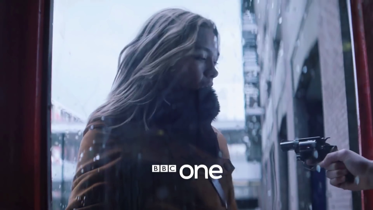 кадр из сериала "Маленькая барабанщица"