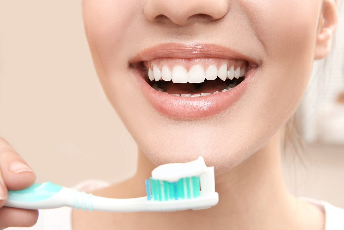 Как осуществить чистку зубов без зубной пасты?