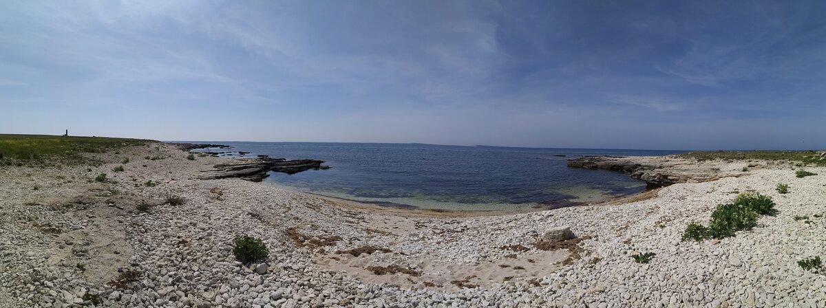 Ярко белые камни.