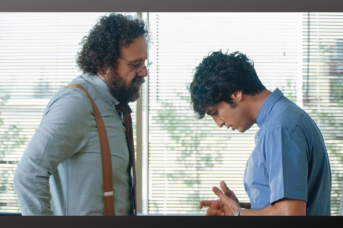 На фото исполнители главных ролей в турецком сериале "Чудо Доктор"/"Чудесный доктор"