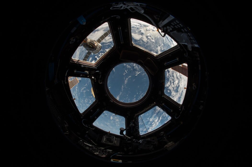 https://images.unsplash.com/photo-1446776877081-d282a0f896e2?ixlib=rb-1.2.1&auto=format&fit=crop&w=1052&q=80