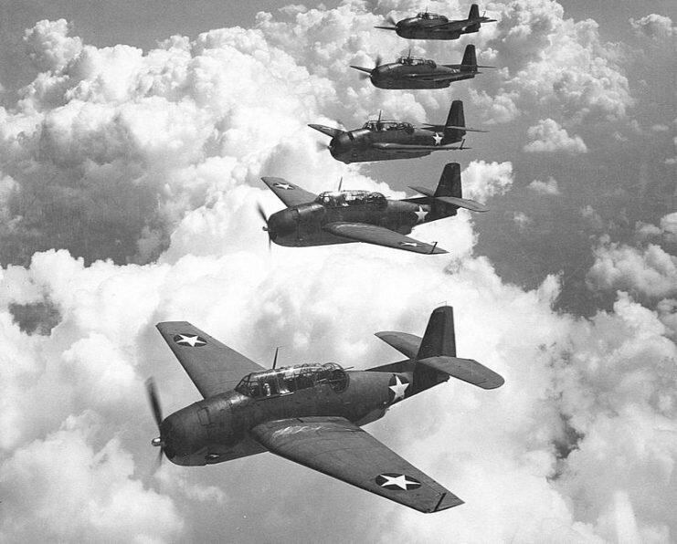 Аналогичный рейс (как рейс 19) из пяти Grumman TBM Avengers
