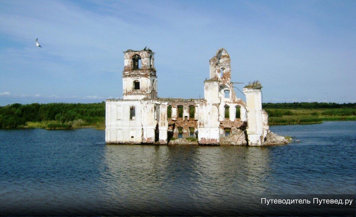 Рыбинское видео. Леушинский монастырь Рыбинское водохранилище. Рыбинское водохранилище затопленный город. Рыбинское водохранилище Вологодская область. Город Рыбинск водохранилище.