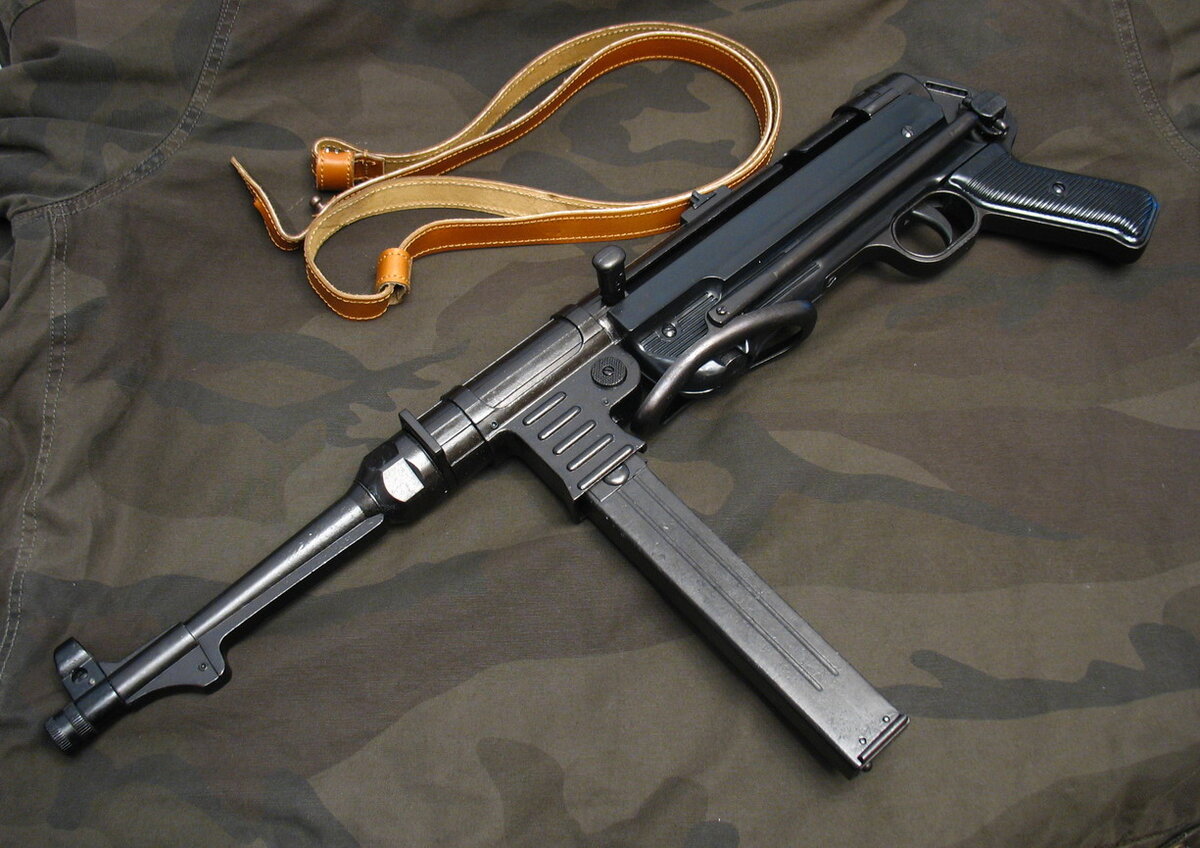 MP-40 Schmesser