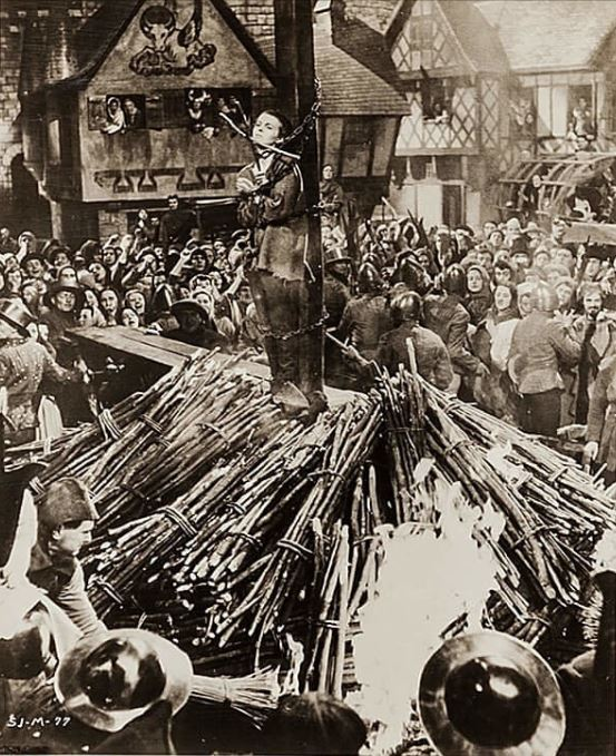 Джин Сиберг в фильме «Святая Жанна». Кадр из фильма