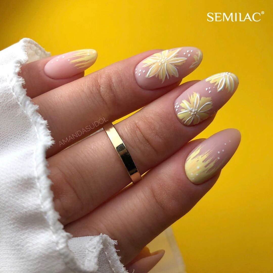 Цветочный  маникюр от Semilac