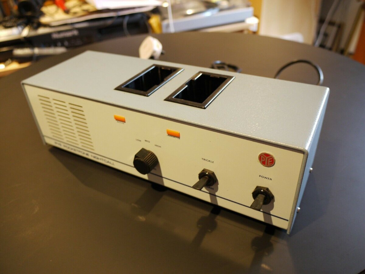 Зарядное устройство Pye Telecommunications