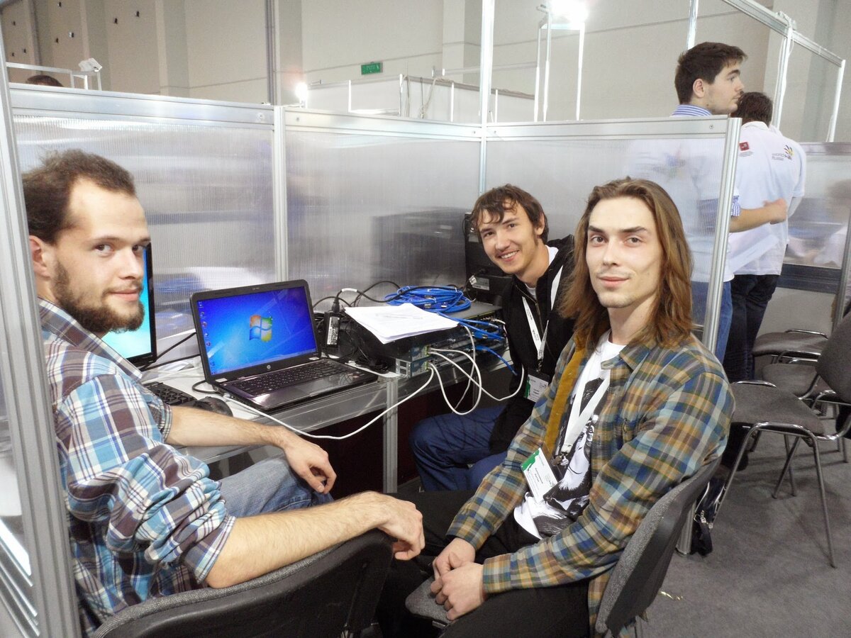 хакатон по дизайну положение. Frontend программист. 100 разработчик. 100 разработчик. 100 разработчик.