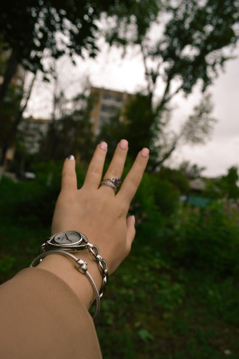 Руки (или рука :)), которые нужно развязать