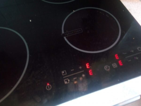 Специалисты по ремонту варочных панелей АЕГ Электролюкс ответили на большинство самых распространенных неисправностей.