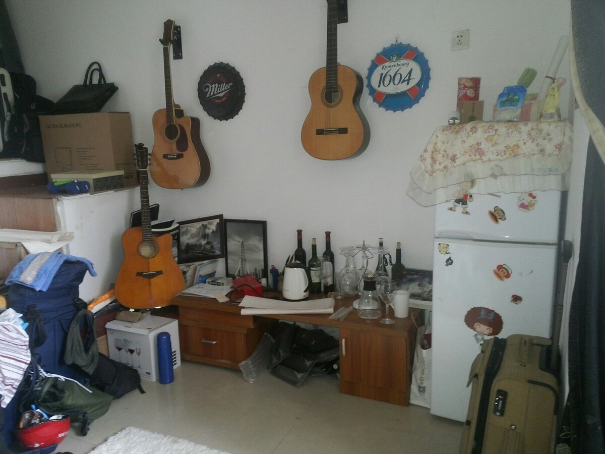 Холодильник, это всё, что нужно одинокому холостяку