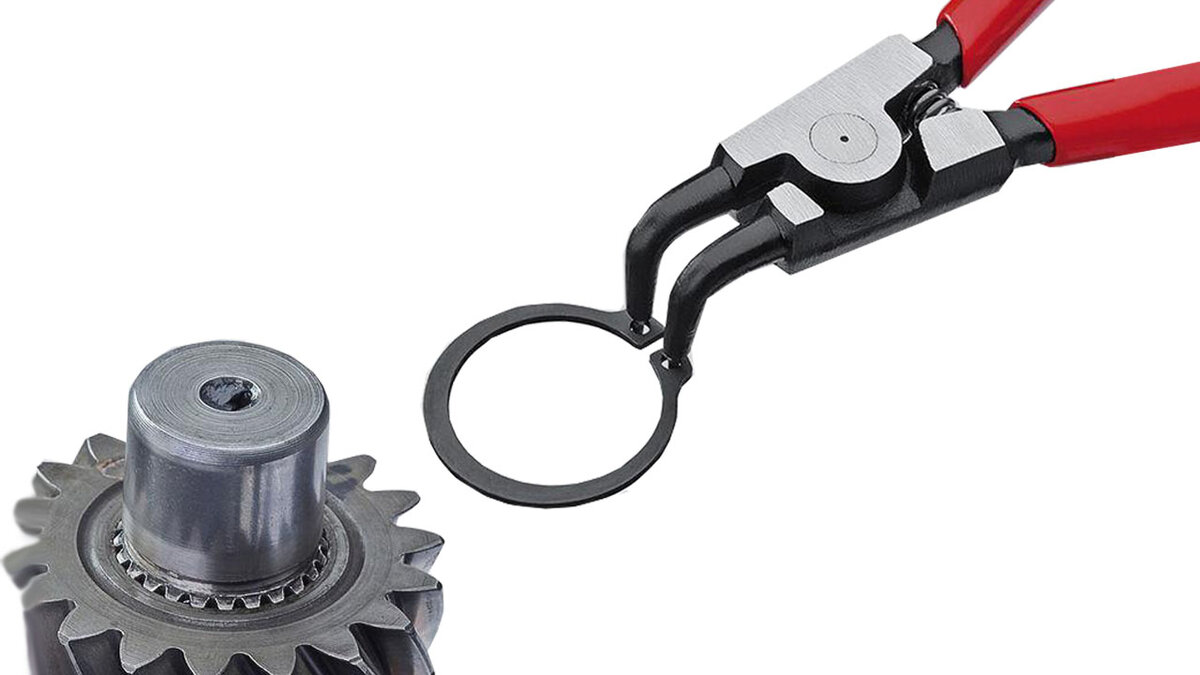 Как снять стопорное кольцо?