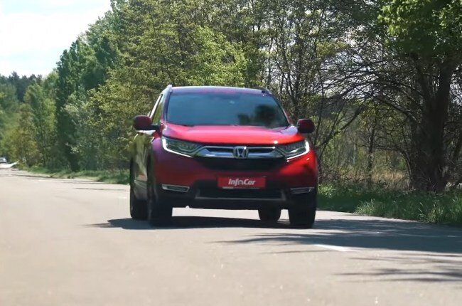 Honda CR-V Hybrid вид спереди