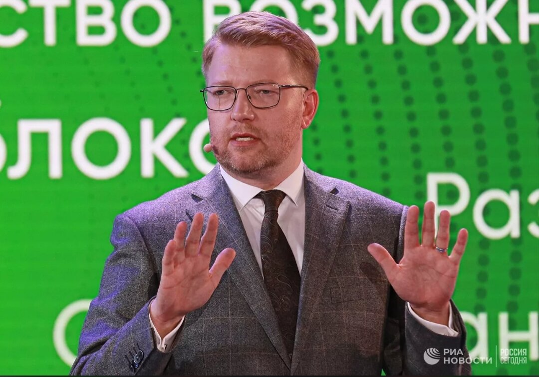 Антон Денисов