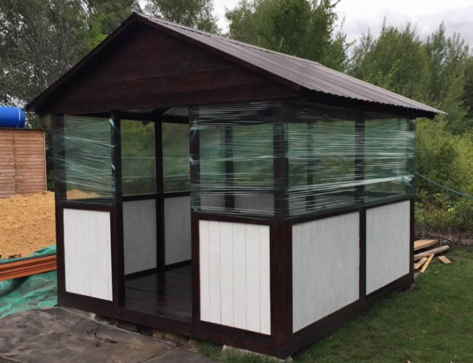 Деревянная беседка для дома