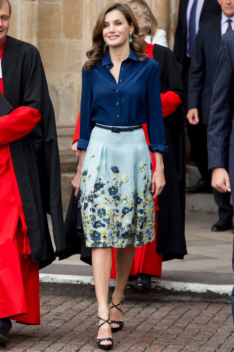 Одна образов и нарядов королевы Испании Летиции в 2021 году, из самых красивых и стильных королев мира: топ.