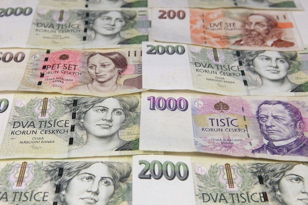 700 000 чешских крон в долларах