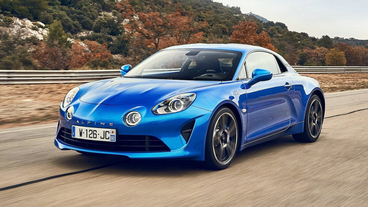 Владельца движущегося на эвакуаторе автомобиля Alpine A110 оштрафовали за  превышение скорости | АВТО INFO | Дзен