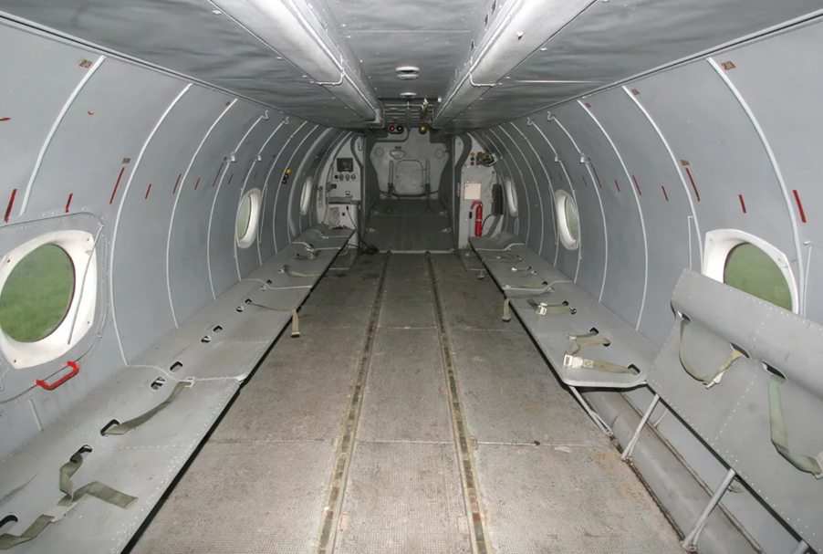 Нутро Ан-26. Видны те самые «полики»